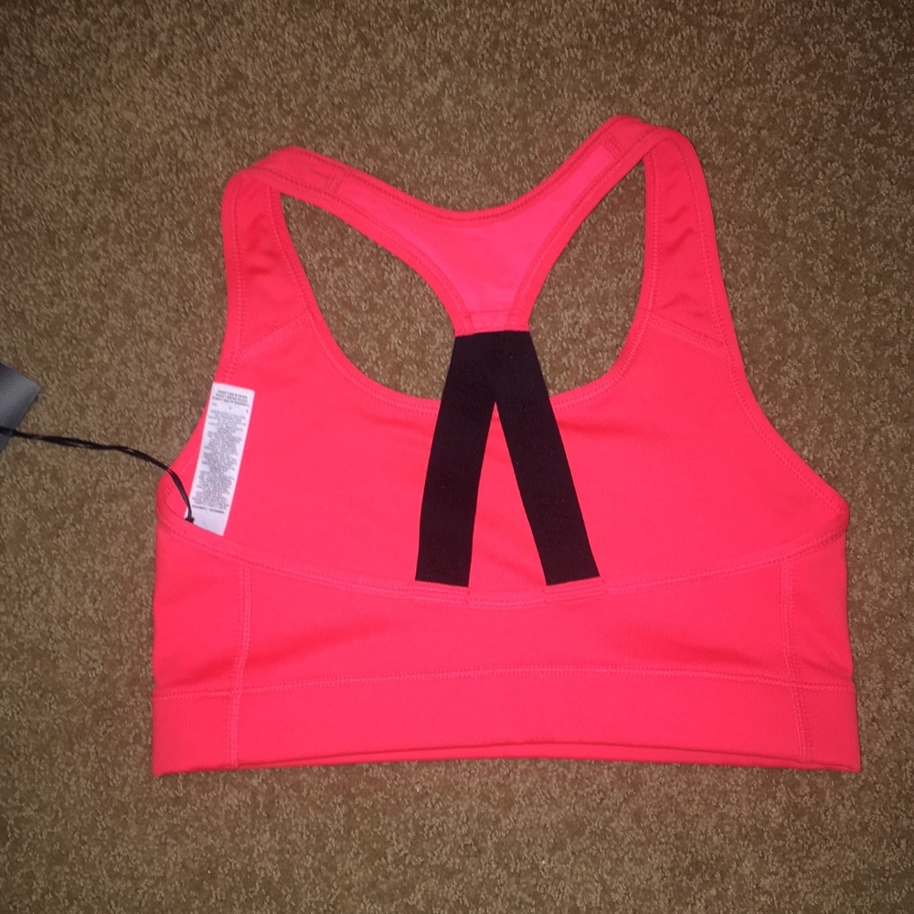 SOLD..NWT NIKE Victory Compression Sports Bra - Picture 8 of 8